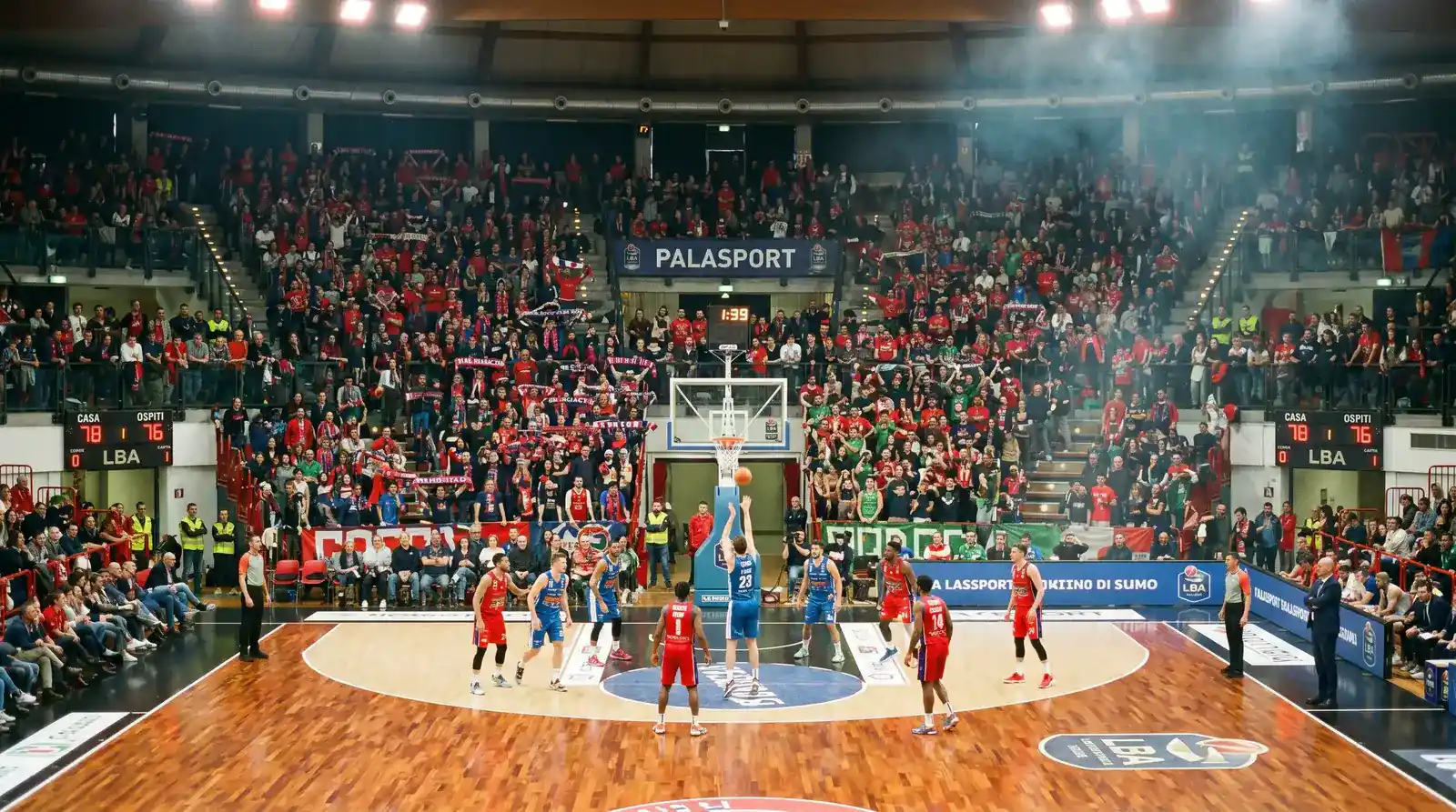 Palazzetto italiano di Serie A LBA gremito durante una partita casalinga