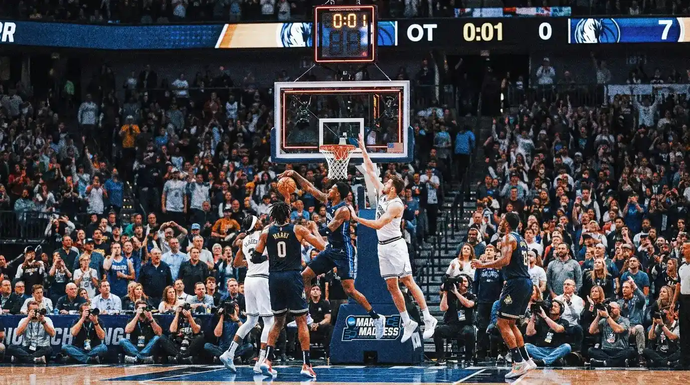 Azione di gioco durante un tempo supplementare di una partita di basket